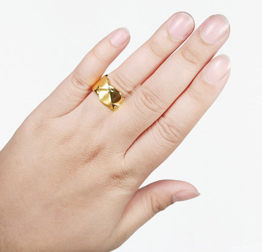 Cincin Emas Luna Tocang
